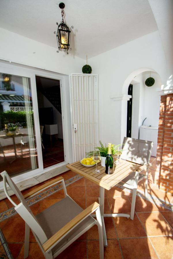 A Cozy And Elegant Townhouse Across The Beach Benagalbón Exterior foto